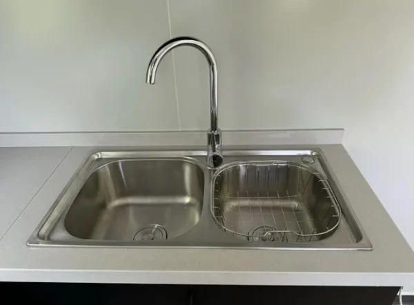 Tiny House mit zwei Schlafzimmern und Küche 2024 – Bild 2